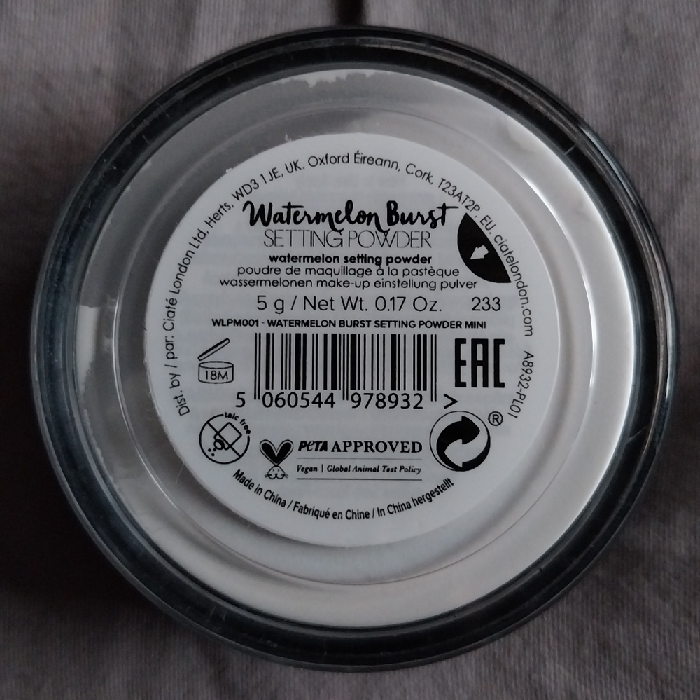 Travel sized setting powder